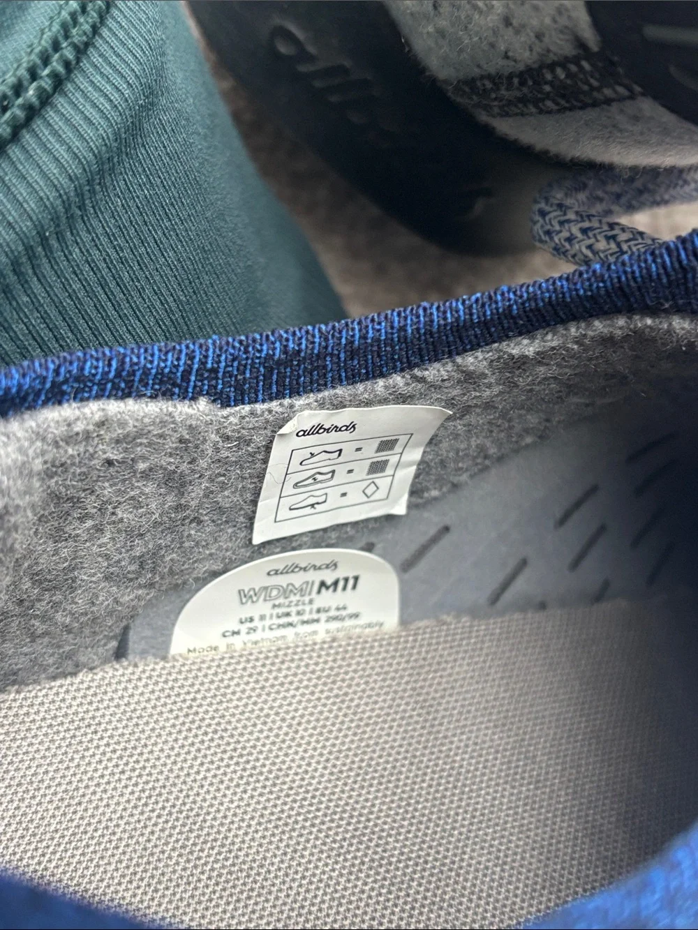 Allbirds Men's WDM (wool dasher mizzle) Light Gray Sneakers with Navy Trim